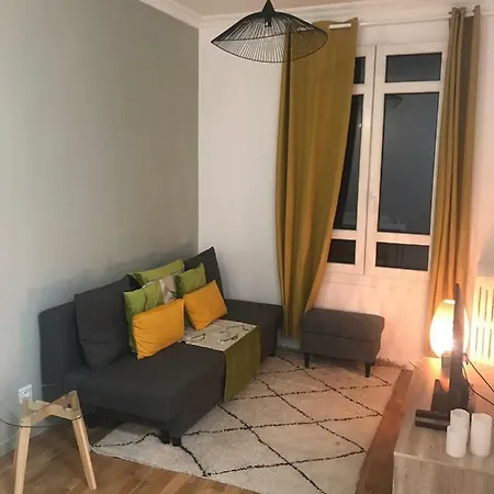 Tour Eiffel Mirabeau 16 Apartment